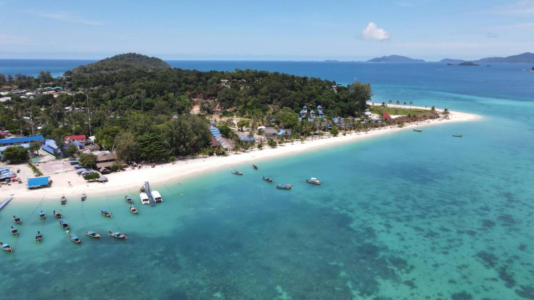 Lipe Beach Resort Bagian luar foto