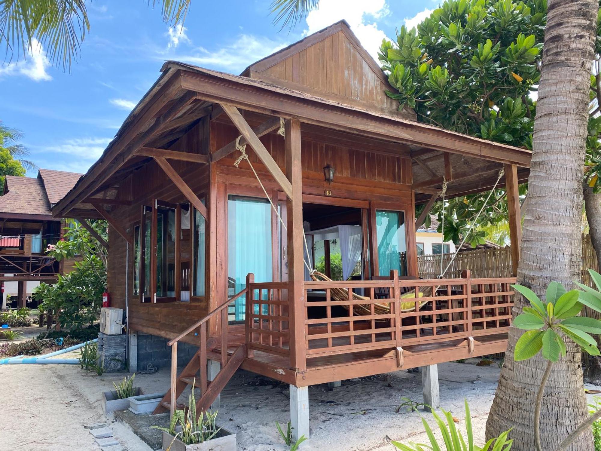 Lipe Beach Resort Bagian luar foto